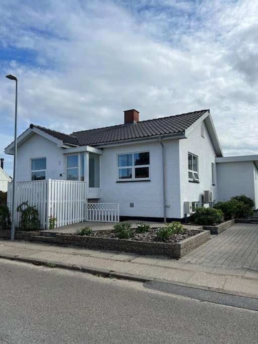 Bjergby Sonderbo Feriehus ภายนอก รูปภาพ