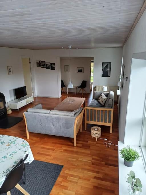 Bjergby Sonderbo Feriehus ภายนอก รูปภาพ