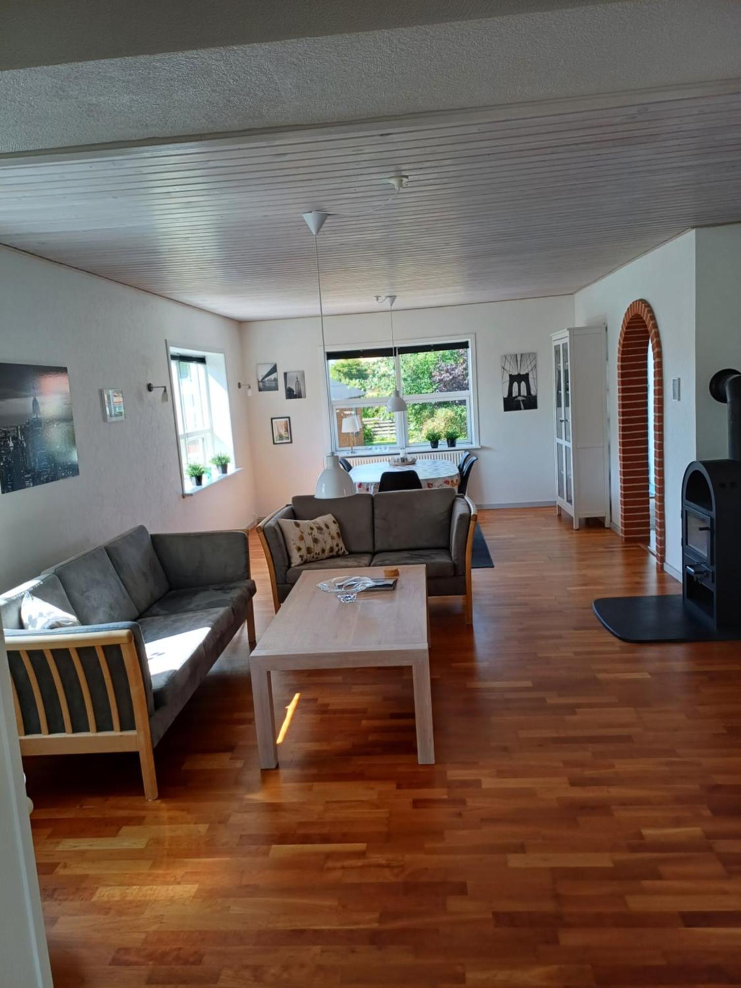Bjergby Sonderbo Feriehus ภายนอก รูปภาพ